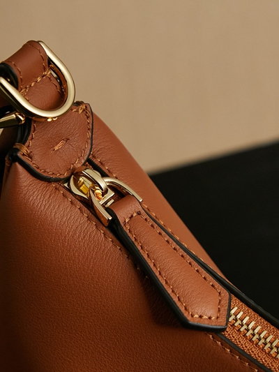 フェンディバッグ着用イメージ